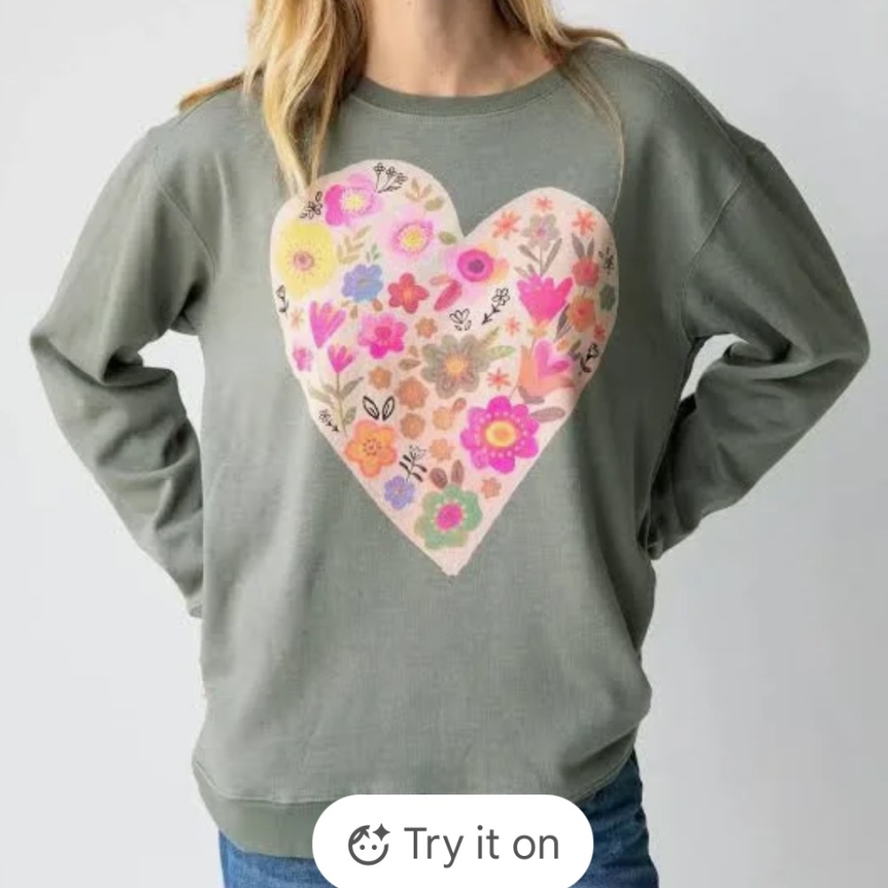 Natural Life Oversized Comfy Pocket Olive Heart Sweatshirt Size Small